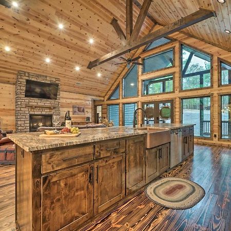 Broken Bow Cabin Deck With Hot Tub And Pool Table! Exterior photo