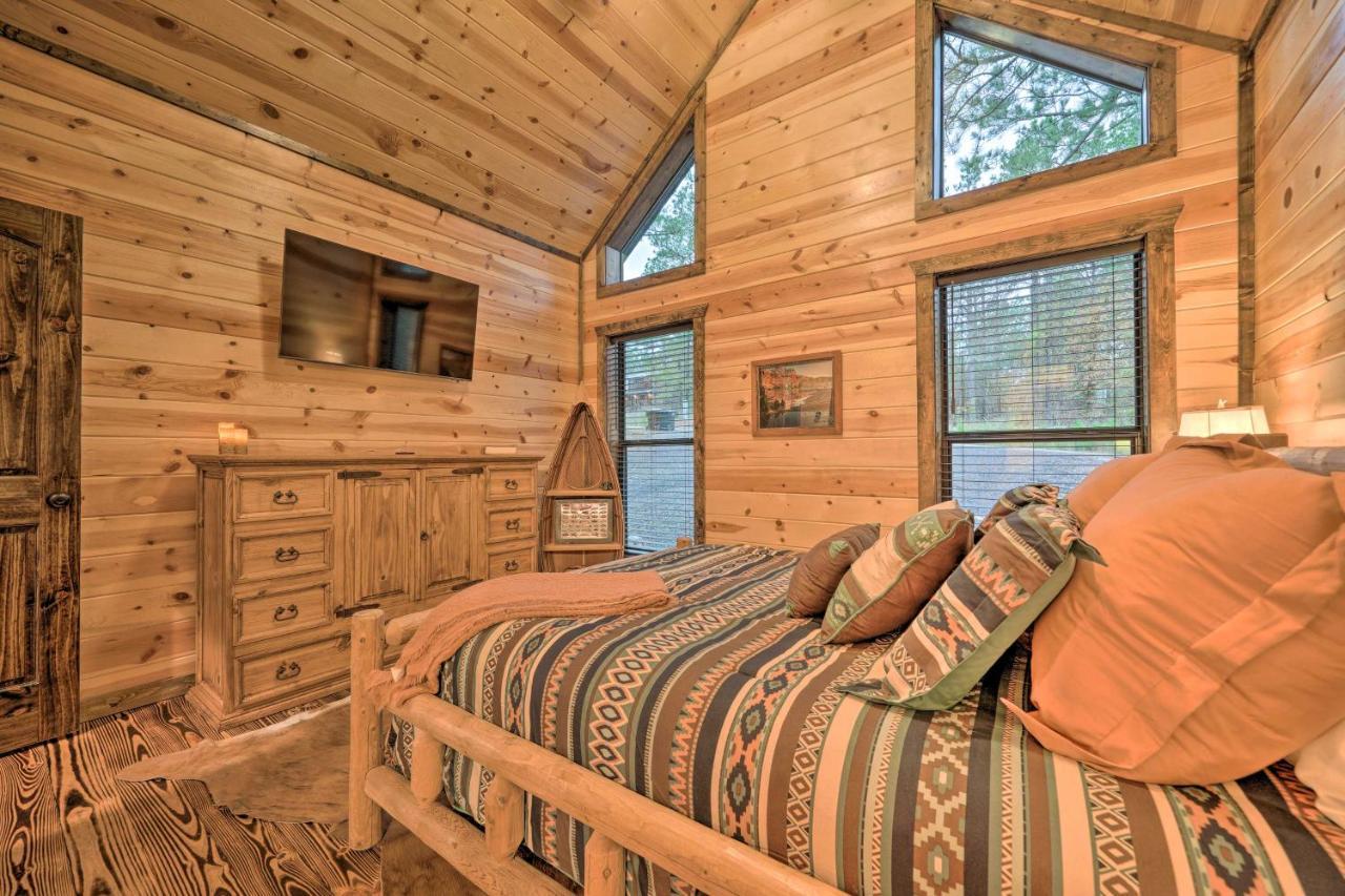 Broken Bow Cabin Deck With Hot Tub And Pool Table! Exterior photo