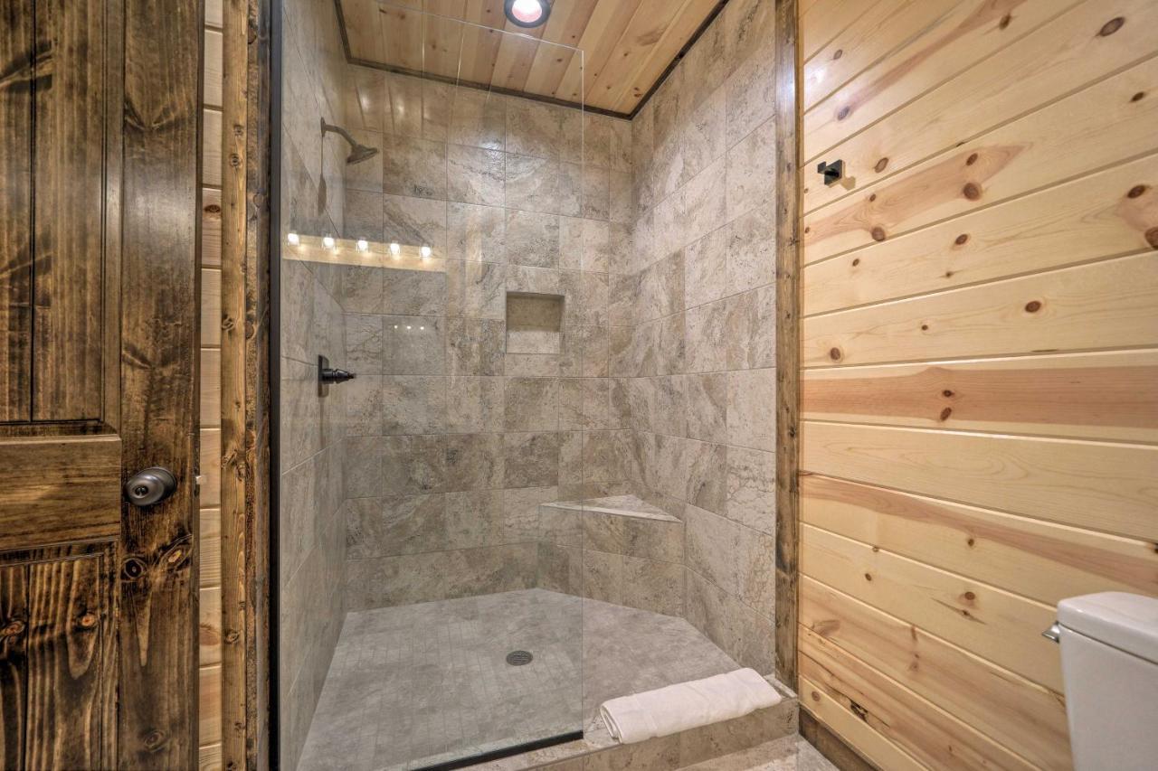 Broken Bow Cabin Deck With Hot Tub And Pool Table! Exterior photo