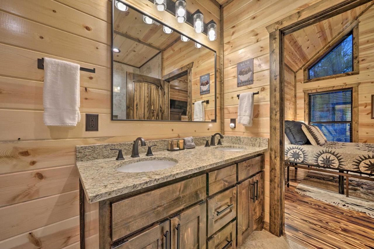 Broken Bow Cabin Deck With Hot Tub And Pool Table! Exterior photo